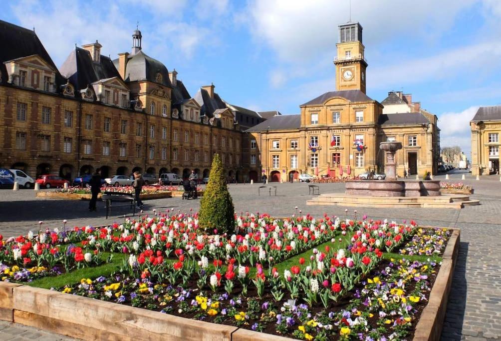 Le Petit Ardennais ชาร์เลอวิลล์-เมซิแยร์ ภายนอก รูปภาพ