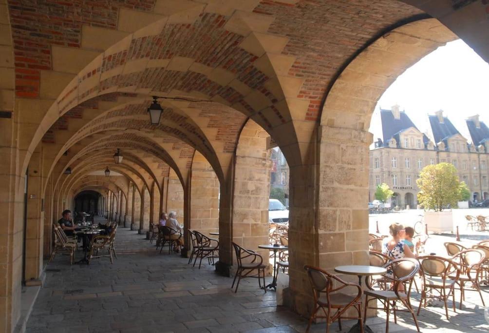 Le Petit Ardennais ชาร์เลอวิลล์-เมซิแยร์ ภายนอก รูปภาพ