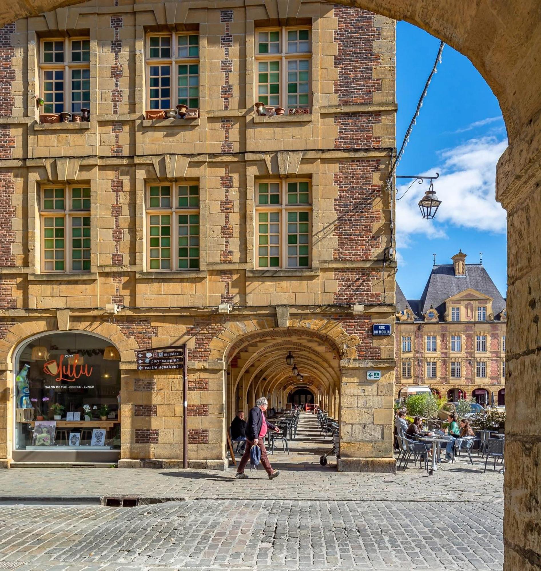 Le Petit Ardennais ชาร์เลอวิลล์-เมซิแยร์ ภายนอก รูปภาพ