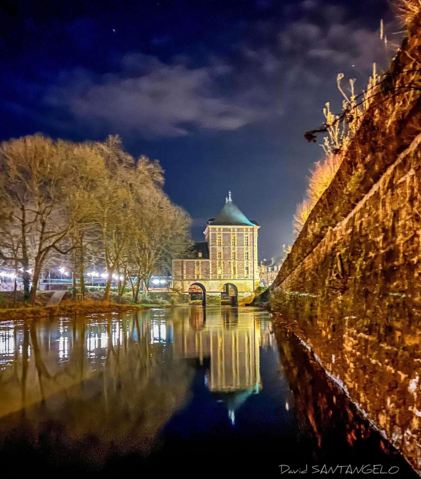 Le Petit Ardennais ชาร์เลอวิลล์-เมซิแยร์ ภายนอก รูปภาพ