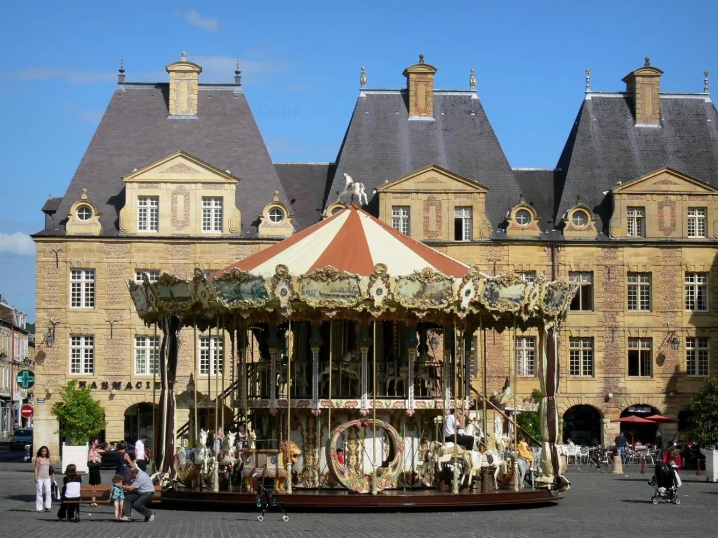 Le Petit Ardennais ชาร์เลอวิลล์-เมซิแยร์ ภายนอก รูปภาพ
