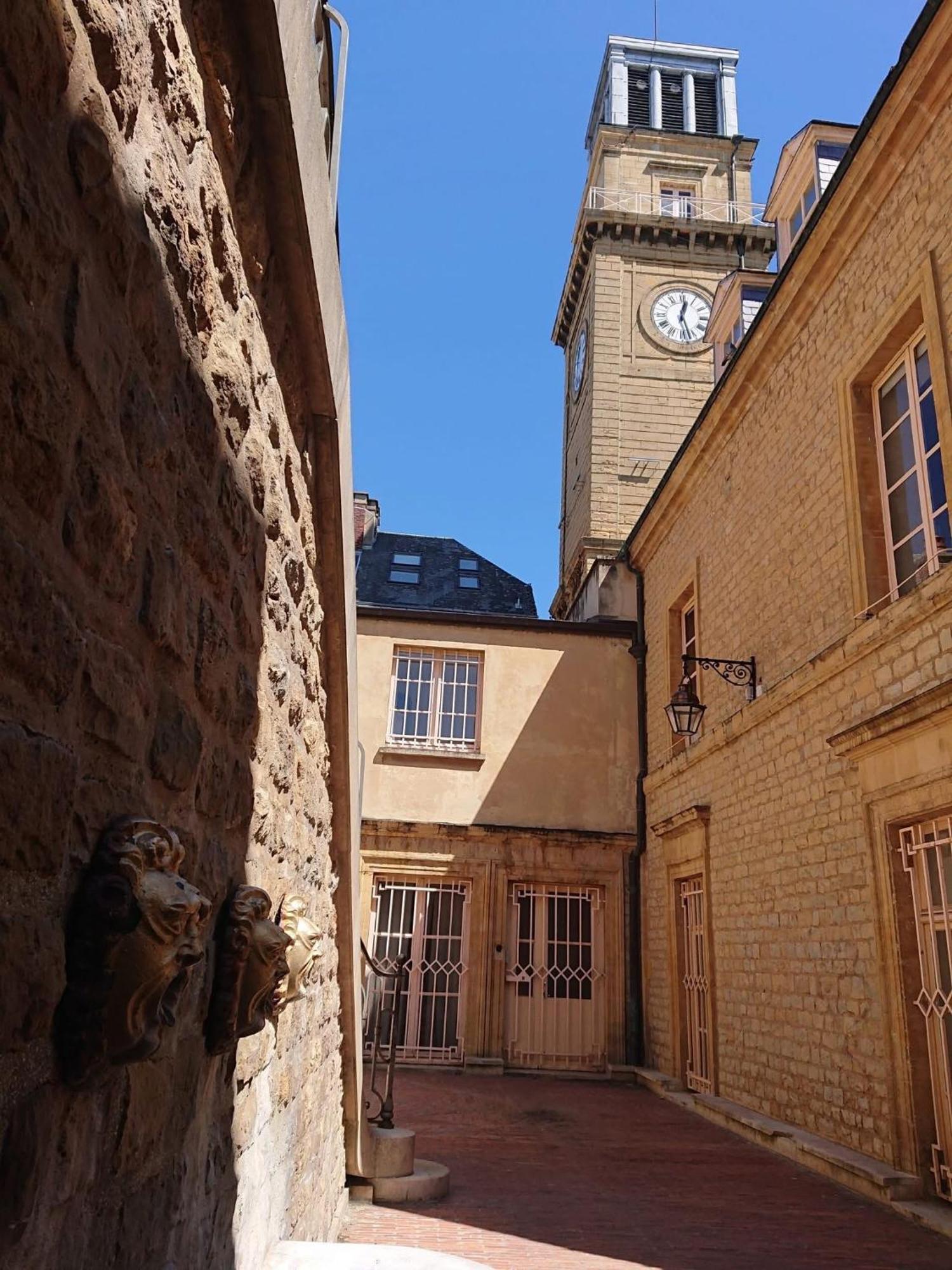 Le Petit Ardennais ชาร์เลอวิลล์-เมซิแยร์ ภายนอก รูปภาพ